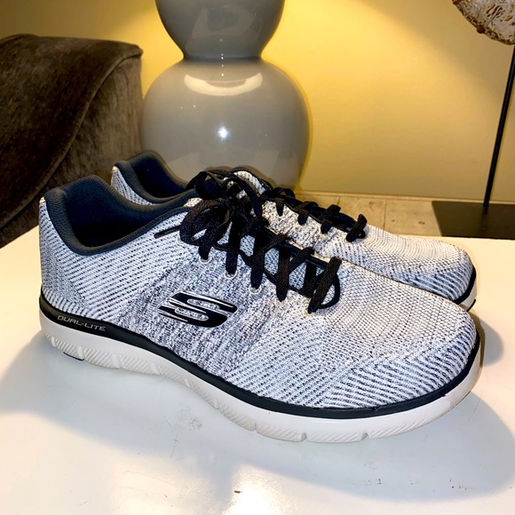 Skechers Shoes - Skechers Skech Knit Dual Lite with Memory Foam 9.5